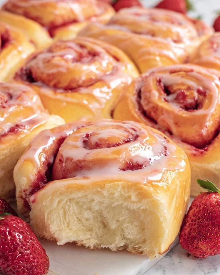 Strawberry Cinnamon Rolls Recipe
